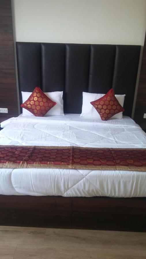 Hotel Sourav Park Inn Agra Agra  Exteriör bild